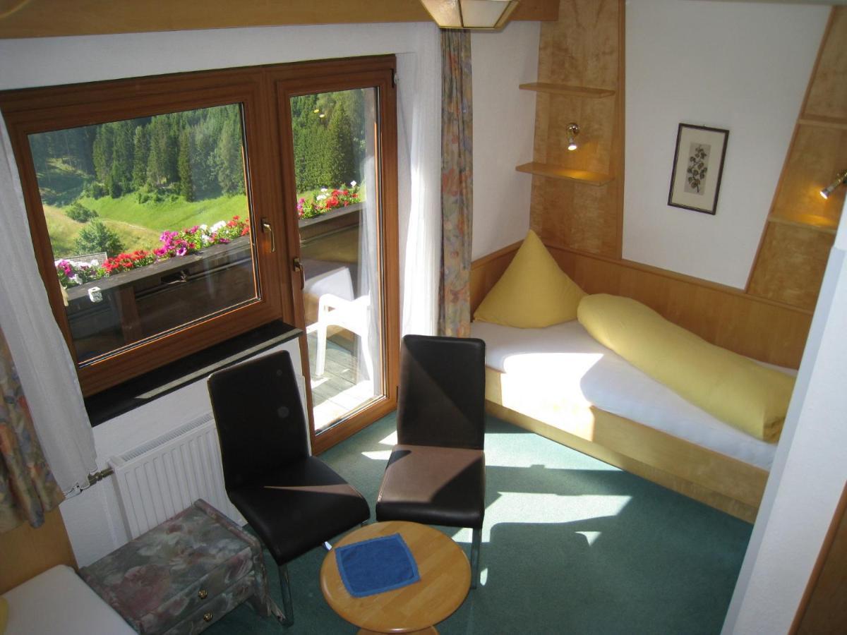 Laerchenhof Serfaus Kamer foto